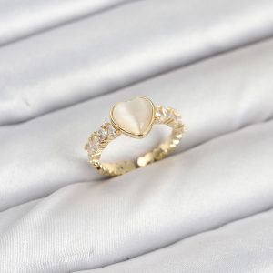 Pirinç Gold Renk Zirkon Taşlı Kalpli Kadın Yüzük