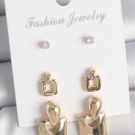 Pirinç Gold Renk Zirkon Taşlı Sallantılı Kare Model 3 Çift Kadın Küpe Seti