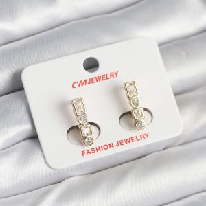 Pirinç Gold Renk Zirkon Taşlı Vintage Kadın Küpe