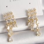 Pirinç Gold Renk Zirkon Taşlı Yağmur Model Kadın Küpe