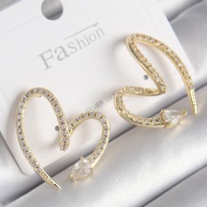 Pirinç Gold Renk Zirkon Taşlı Yılan Kalp Model Kadın Küpe