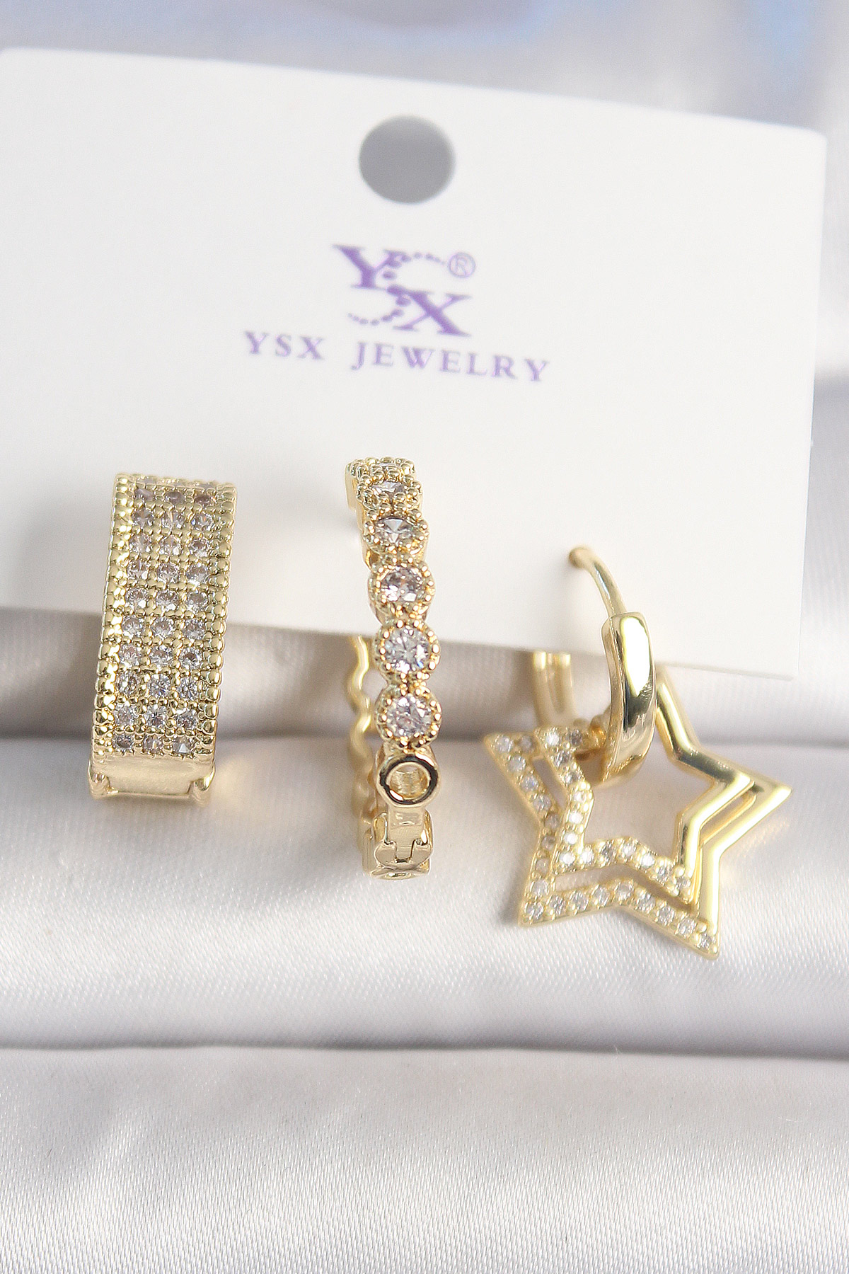 Pirinç Gold Renk Zirkon Taşlı Yıldız Figür Halka Model 3'Lü Kadın Kombin Küpe