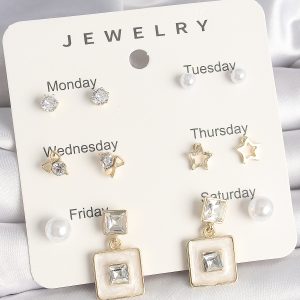 Pirinç Gold Renk Zirkon Taşlı Yıldız Figür Sallantı Beyaz Mineli Model 7'Li Kadın Küpe Seti