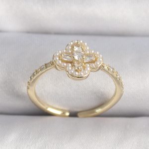 Pirinç Gold Renk Zirkon Taşlı Yonca Model İnci Detay Kadın Yüzük