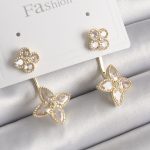 Pirinç Gold Renk Zirkon Taşlı Yonca Model Kadın Küpe