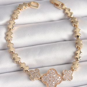 Pirinç Gold Renk Zirkon Taşlı Yonca Model Zincir Kadın Bileklik