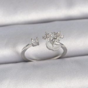 Pirinç Gümüş Renk Ayarlanabilir Zirkon Taşlı Yıldız Model Kadın Yüzük