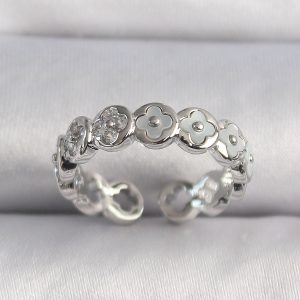 Pirinç Gümüş Renk Beyaz Sedefli Yonca Model Kadın Yüzük