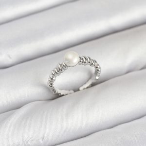 Pirinç Gümüş Renk Göbek İnci Model Kadın Yüzük