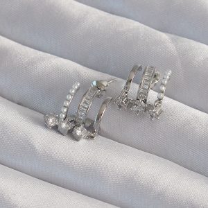 Pirinç Gümüş Renk İncili Çoklu Zirkon Taşlı Yarım Halka Küpe