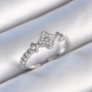 Pirinç Gümüş Renk İncili Yonca Model Zirkon Taş Detaylı Kadın Yüzük