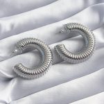 Pirinç Gümüş Renk İşleme Halka Model Kadın Küpe