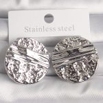 Pirinç Gümüş Renk İşlemeli Daire Plaka Model Kadın Küpe