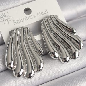 Pirinç Gümüş Renk İşlemeli İstiridye Model Kadın Küpe