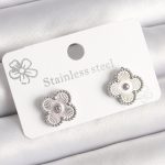 Pirinç Gümüş Renk İşlemeli Yonca Model Kadın Küpe