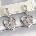 Pirinç Gümüş Renk Kalp Model Zirkon Taşlı Ay Yıldız İşlemeli Kadın Küpe