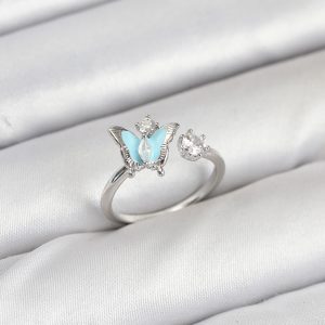 Pirinç Gümüş Renk Kelebek Model Kadın Yüzük