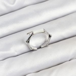 Pirinç Gümüş Renk Kemik Model Kadın Yüzük