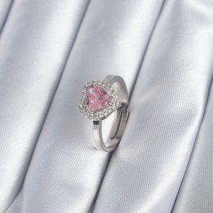 Pirinç Gümüş Renk Pembe Zirkon Taşlı Charm Model Kadın Yüzük