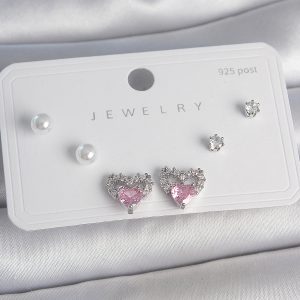 Pirinç Gümüş Renk Pembe Zirkon Taşlı Kalp Model İnci Detay 925 Ayar Gümüş Çivi Kadın Küpe Seti