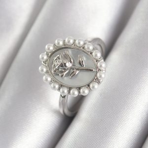 Pirinç Gümüş Renk Portre Gül Model İnci Detay Kadın Yüzük