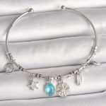 Pirinç Gümüş Renk Sallantı Pusula Figür Kalp Detay Charm Kadın Bileklik