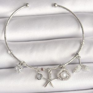 Pirinç Gümüş Renk Sallantı Zirkon Taşlı Deniz Yıldız Figür Balık Kuyruğu Detay Charm Kadın Bileklik