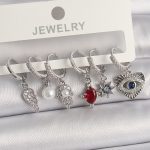 Pirinç Gümüş Renk Sallantı Zirkon Taşlı Fatma Ana El Figür Kadın Küpe Seti