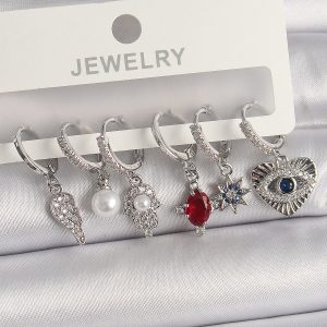 Pirinç Gümüş Renk Sallantı Zirkon Taşlı Fatma Ana El Figür Kadın Küpe Seti