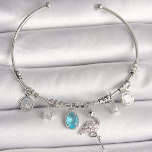 Pirinç Gümüş Renk Sallantı Zirkon Taşlı Filaminga Figür Charm Kadın Bileklik