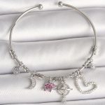 Pirinç Gümüş Renk Sallantı Zirkon Taşlı Gezegen Figür Kalp Detay Charm Kadın Bileklik