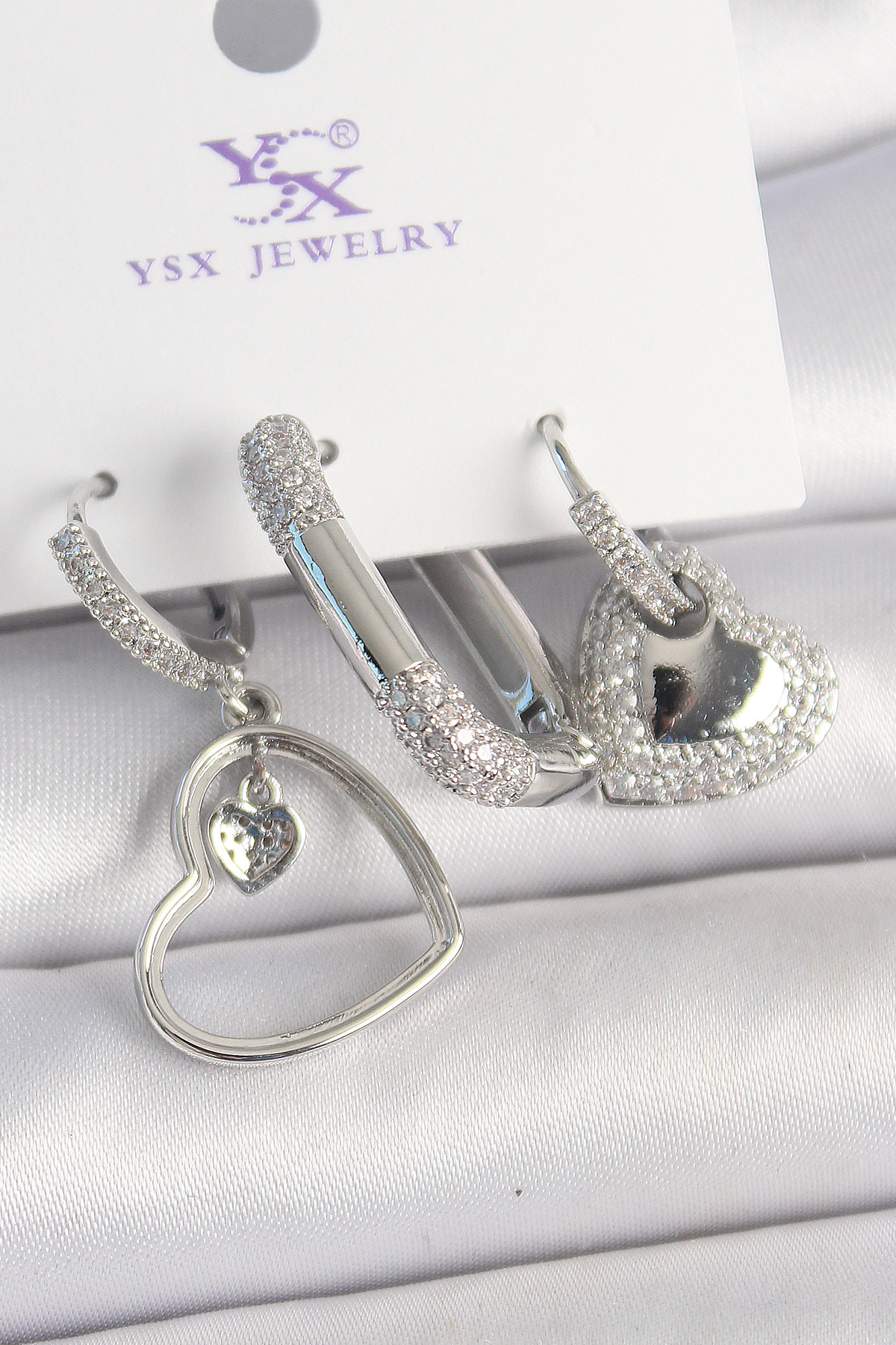 Pirinç Gümüş Renk Sallantı Zirkon Taşlı Kalp Model 3'Lü Kadın Kombin Küpe