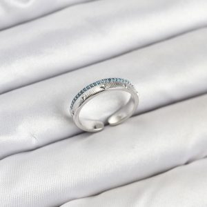 Pirinç Gümüş Renk Sıralı Zirkon Taşlı Kutup Yıldızı Model Kadın Yüzük