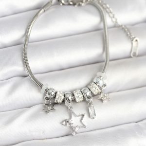 Pirinç Gümüş Renk Yıldız Charmlı Kadın Bileklik