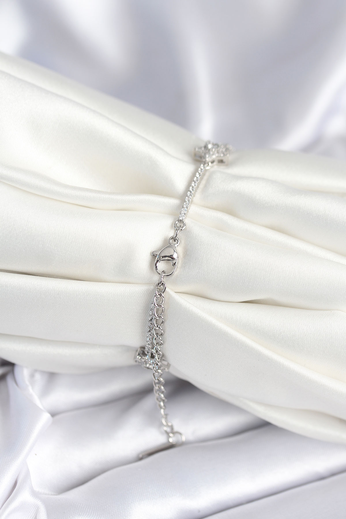 Pirinç Gümüş Renk Yıldız Model Kadın Bileklik