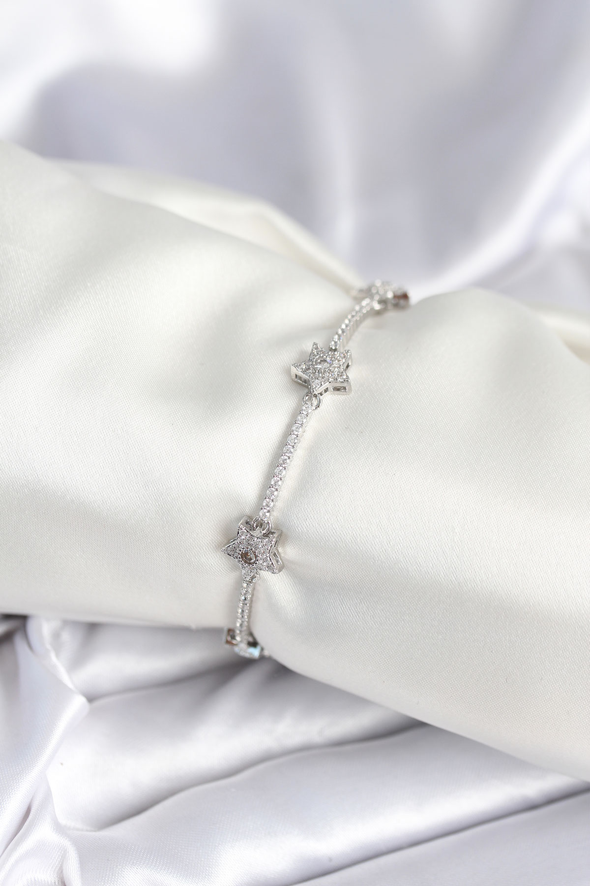 Pirinç Gümüş Renk Yıldız Model Kadın Bileklik