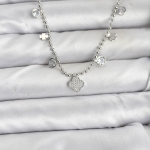 Pirinç Gümüş Renk Yonca Model Kadın Kolye