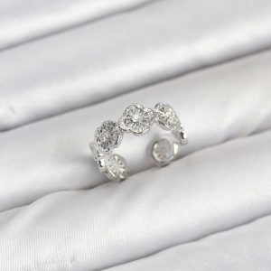 Pirinç Gümüş Renk Yonca Model Kadın Yüzük