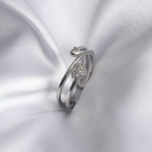 Pirinç Gümüş Renk Zirkon Taş Detay Kalp Model Kadın Yüzük