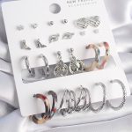 Pirinç Gümüş Renk Zirkon Taş Detaylı 12 Çift Kadın Küpe