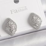 Pirinç Gümüş Renk Zirkon Taş İşlemeli Damla Model Kadın Küpe