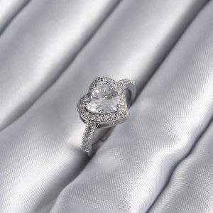 Pirinç Gümüş Renk Zirkon Taş Kalp Charm Model Kadın Yüzük