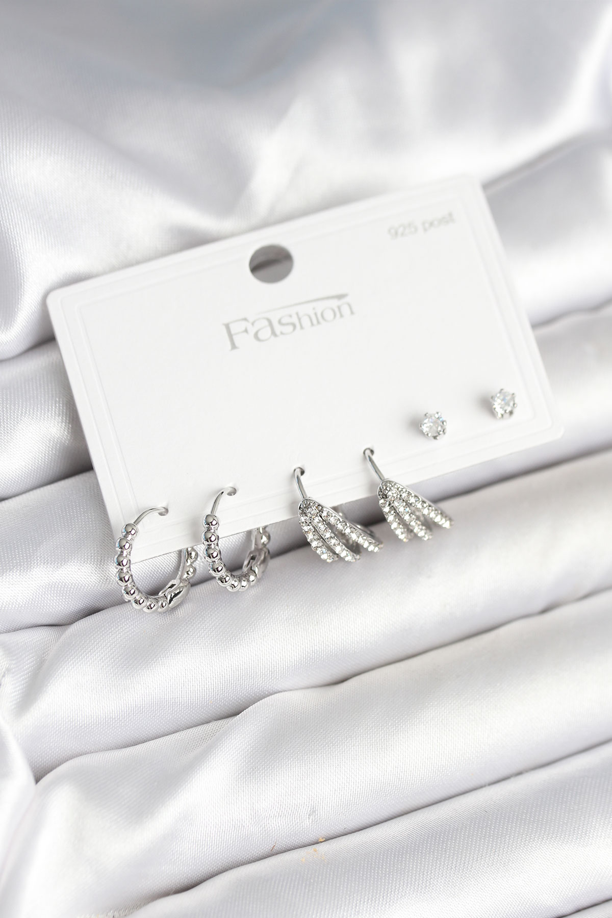 Pirinç Gümüş Renk Zirkon Taşlı 925 Gümüş Çivili Kadın Küpe Seti