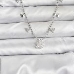 Pirinç Gümüş Renk Zirkon Taşlı Çiçek Model Kadın Kolye