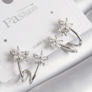 Pirinç Gümüş Renk Zirkon Taşlı Çiçek Model Kadın Küpe