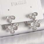 Pirinç Gümüş Renk Zirkon Taşlı Damla Model Kadın Küpe