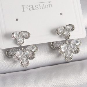 Pirinç Gümüş Renk Zirkon Taşlı Damla Model Kadın Küpe