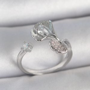 Pirinç Gümüş Renk Zirkon Taşlı Deniz Kabuğu Model Ayarlanabilir Kadın Yüzük