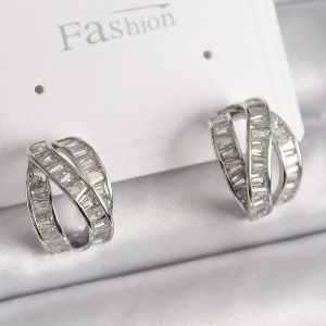 Pirinç Gümüş Renk Zirkon Taşlı Düğüm Halka Model Kadın Küpe