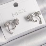 Pirinç Gümüş Renk Zirkon Taşlı Fiyonk Model Kadın Küpe